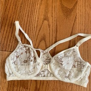 Victoria’s Secret Emma racer back bra 34b excellent unworn condition